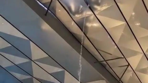Kepanikan di Bandara! Atap Lounge T3 Soetta Runtuh Diterjang Hujan